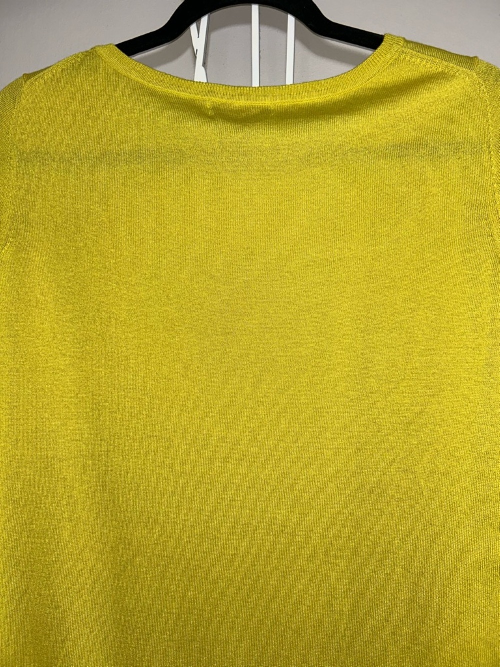 Banana Republic Women’s Lightweight Silk and Cashmere Crewneck Sweater - Yellow - Picture 5 of 8